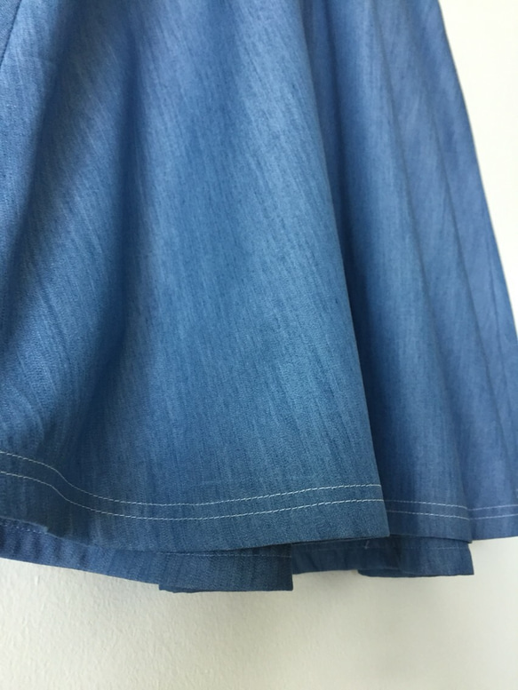 ギャザーフレアースカート  貝ボタン   デニム  コットン 綿 3枚目の画像