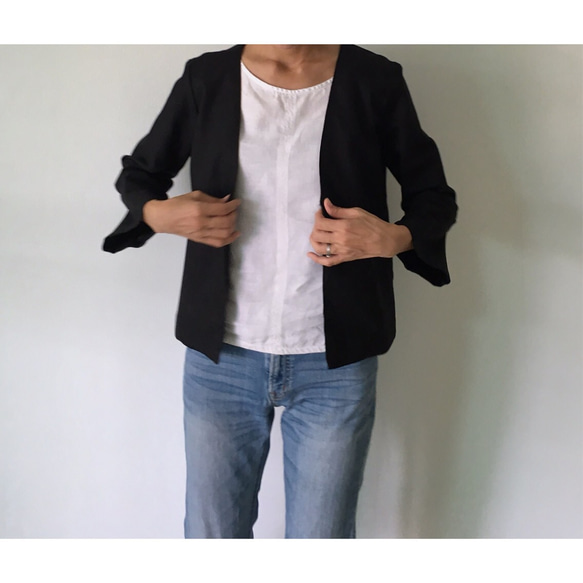 普段の日も。特別な日も。いろんなオケージョンで使えるリネン100の七分袖ジャケット。ボレロ・カーディガン　黒と濃紺 3枚目の画像