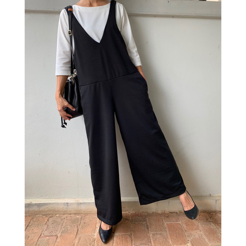 サロペットパンツ 黒オールインワンストレッチVネック サロペットパンツ 黒オールインワンストレッチVネック
