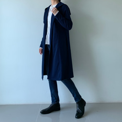 大人顔の″上品″ロングパーカー。縦長効果も期待。万能ポンチ素材パーカーロングコート。紺色。PPLC/01 NV F 2枚目の画像