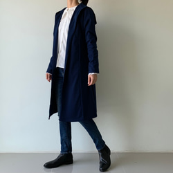 大人顔の″上品″ロングパーカー。縦長効果も期待。万能ポンチ素材パーカーロングコート。紺色。PPLC/01 NV F 3枚目の画像