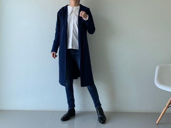 大人顔の″上品″ロングパーカー。縦長効果も期待。万能ポンチ素材パーカーロングコート。紺色。PPLC/01 NV F 7枚目の画像