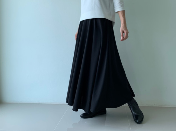 たっぷりフレアが美しい。グッと気分が上がるレディ感溢れるサーキュラーロングスカート。3サイズ。黒　PLS01BK  F 2枚目の画像