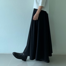 たっぷりフレアが美しい。グッと気分が上がるレディ感溢れるサーキュラーロングスカート。3サイズ。黒　PLS01BK  F 5枚目の画像