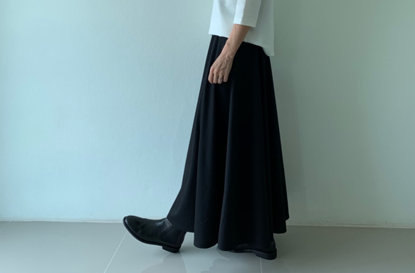 たっぷりフレアが美しい。グッと気分が上がるレディ感溢れるサーキュラーロングスカート。3サイズ。黒　PLS01BK  F 5枚目の画像