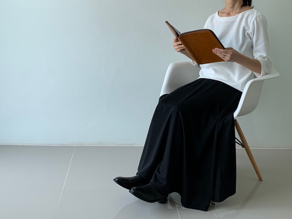 たっぷりフレアが美しい。グッと気分が上がるレディ感溢れるサーキュラーロングスカート。3サイズ。黒　PLS01BK  F 6枚目の画像