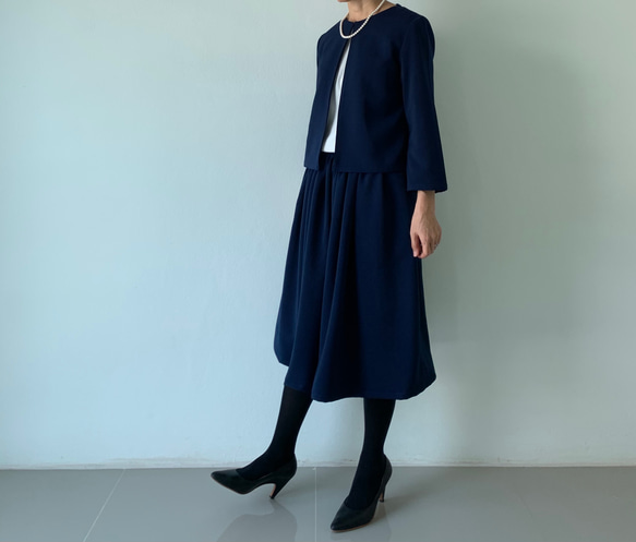 紺フレアギャザースカートとジャケット 入学式    フォーマル セットアップ スーツ 1枚目の画像