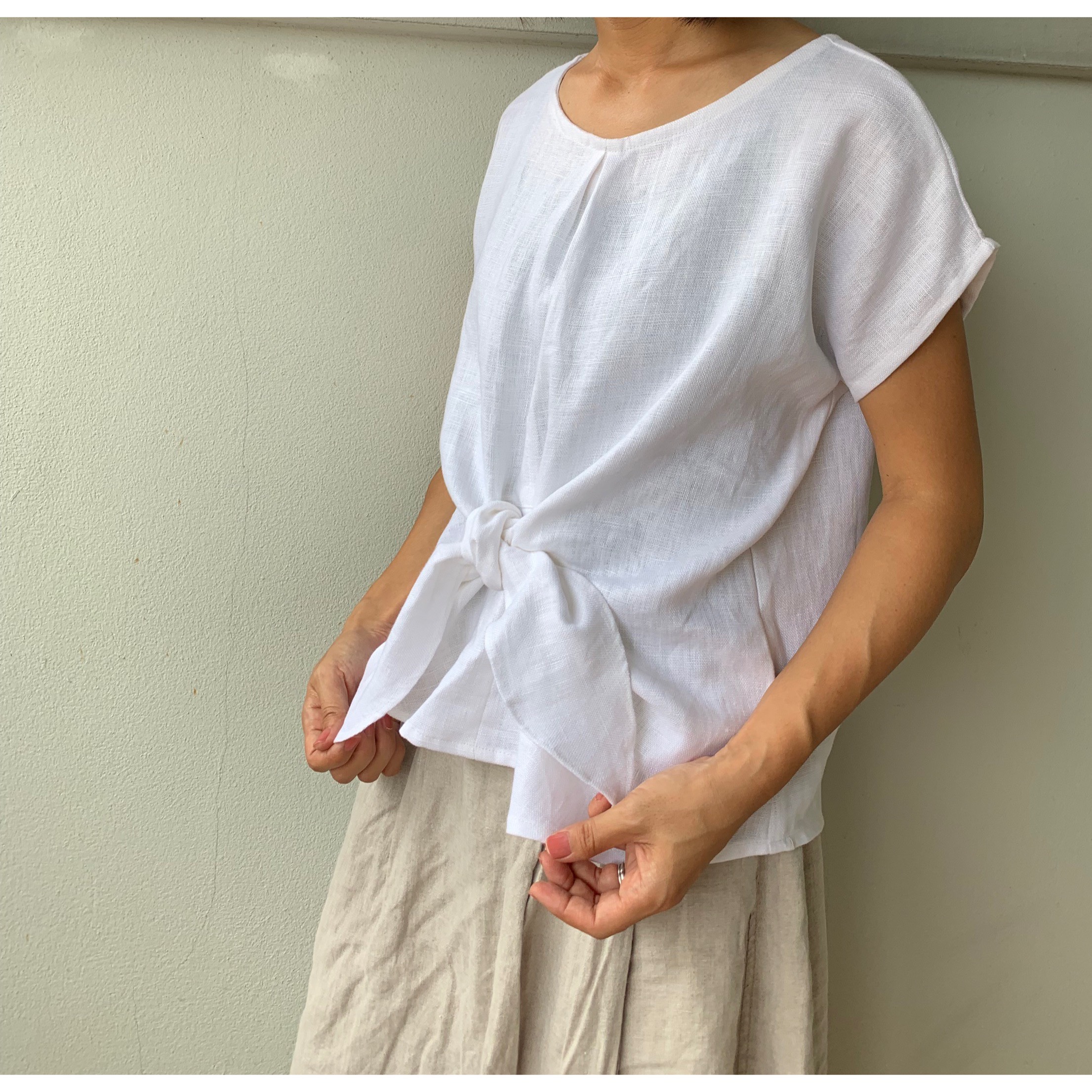 リボンとリネンが叶える涼しげ大人ブラウス   ホワイト　リネン 白 春夏