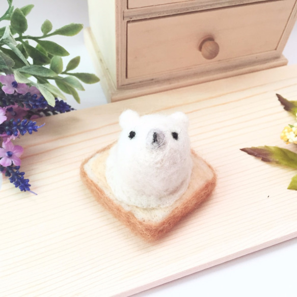 Woolfelting Ice-cream Toast_Vanilla Polar Bear 1枚目の画像