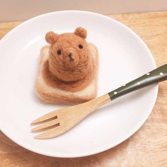 Woolfelting Ice-cream Toast_Strawberry Pig 4枚目の画像