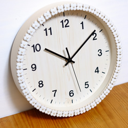 【電波時計に変更可能】美濃焼のお花の掛け時計　ホワイトパール 2枚目の画像