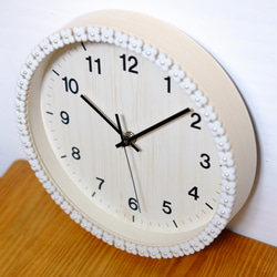 【電波時計に変更可能】美濃焼のお花の掛け時計　ホワイトパール 3枚目の画像