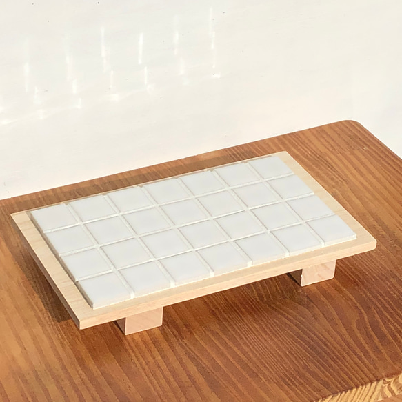シンプルでおしゃれな美濃焼タイルのプランターテーブル/花台　ホワイトスクエア 3枚目の画像