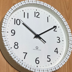 【電波時計に変更可能】美濃焼のスタンド式置き時計　壁掛け兼用　ホワイトパール 2枚目の画像