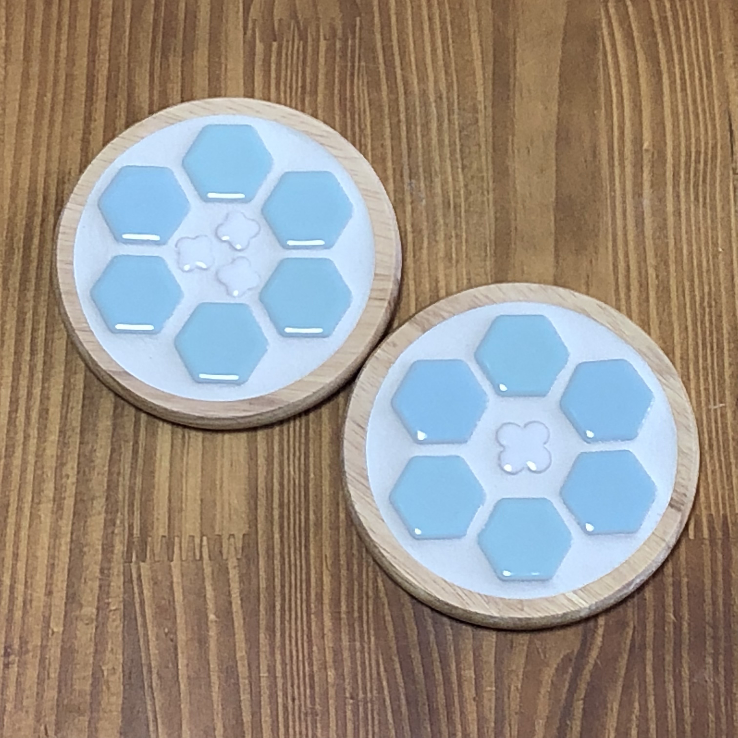 プレゼントにおすすめ☆レトロな鍋敷き＆コースターのセット　スカイブルー　木製鍋しき　美濃焼モザイクタイル