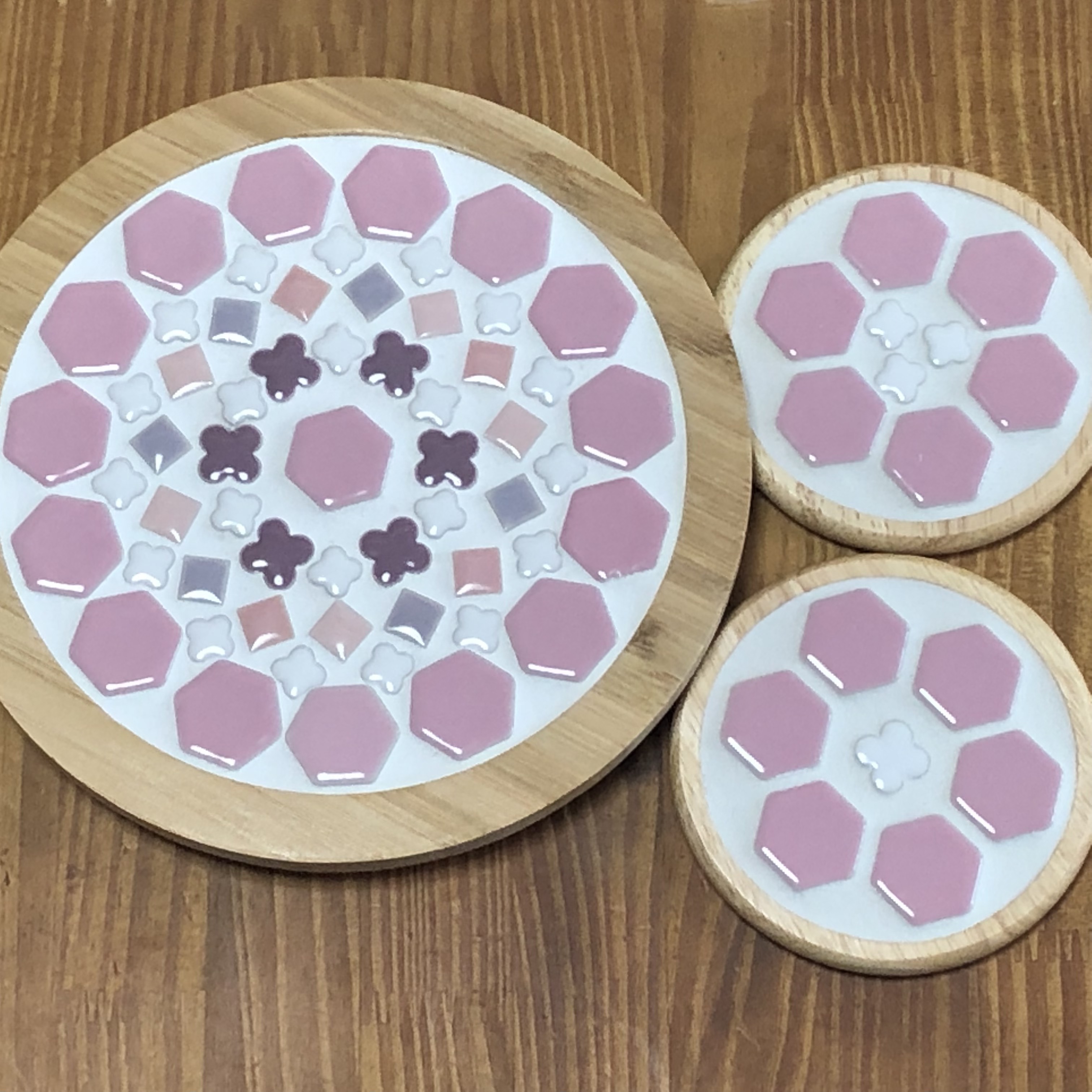 プレゼントにおすすめ☆レトロな鍋敷き＆コースターのセット　スカイブルー　木製鍋しき　美濃焼モザイクタイル