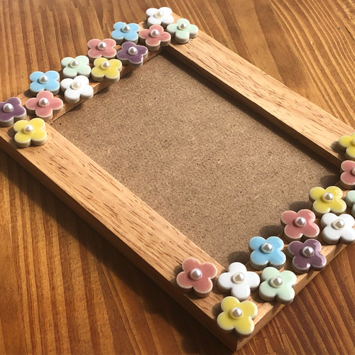 美濃焼タイルのお花畑のフォトフレーム パステルフラワー 木製壁掛け