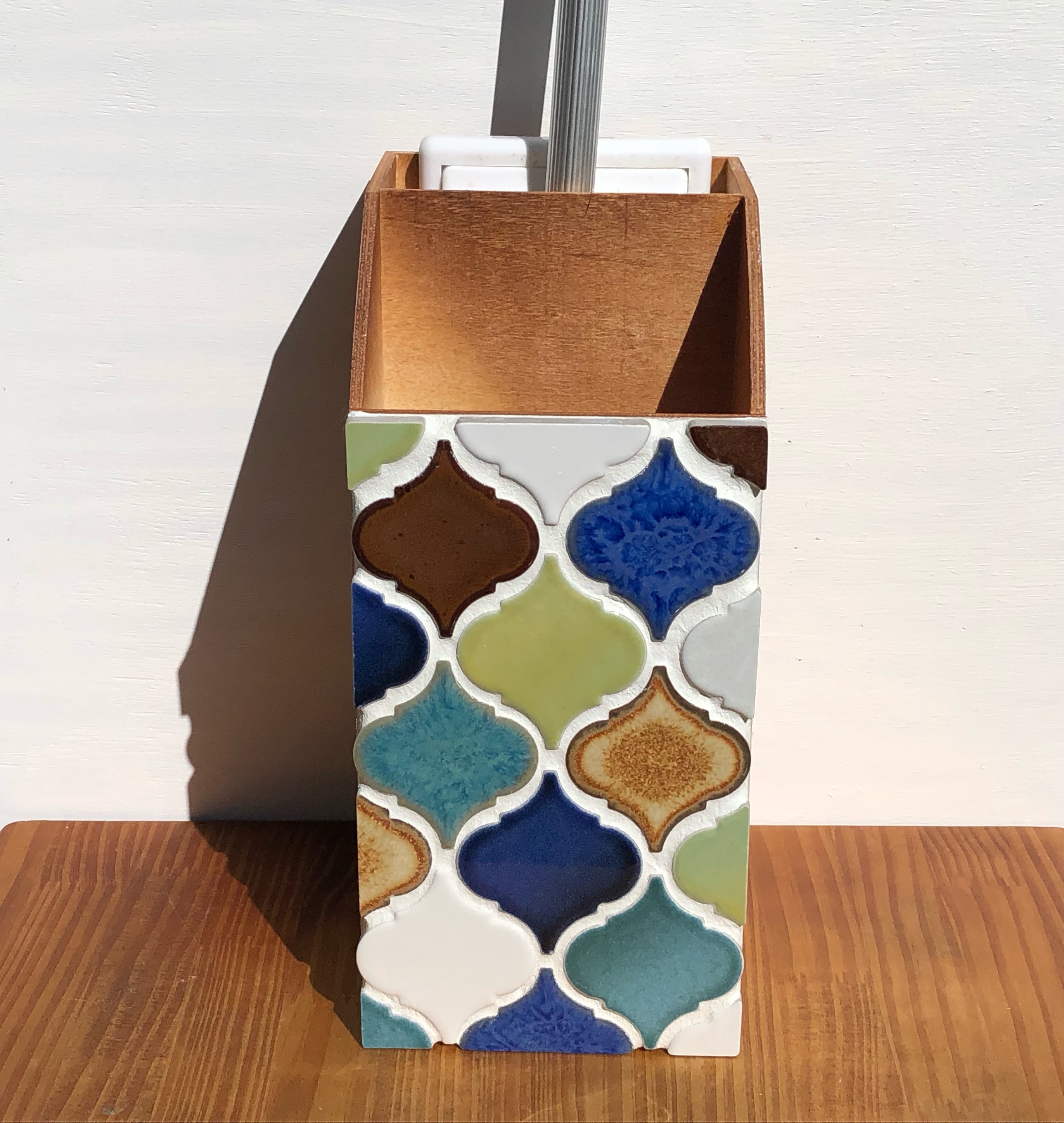 タイルのフローリングワイパースタンド コラベルタイル/モロッカンタイル　掃除収納　クリーナー