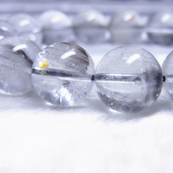 必見 現品一点物 プラチナルチル ブレスレット 白金水晶 数珠 １３ミリ ５０ｇ Ｐｒ７５ シラー 虹入水晶 クォーツ 2枚目の画像