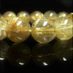 現品一点物 ゴールド タイチンルチル ブレスレット １４ミリ ６４ｇ ＴＫＲ３８ 虹入金針水晶 数珠 最強金運 開運 2枚目の画像