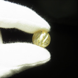 現品一点物 1粒売り ゴールドルチル クォーツ 虹入り金針水晶 １４ミリ ＳＰＲ６ ハンドメイド 天然石 パワーストーン 4枚目の画像