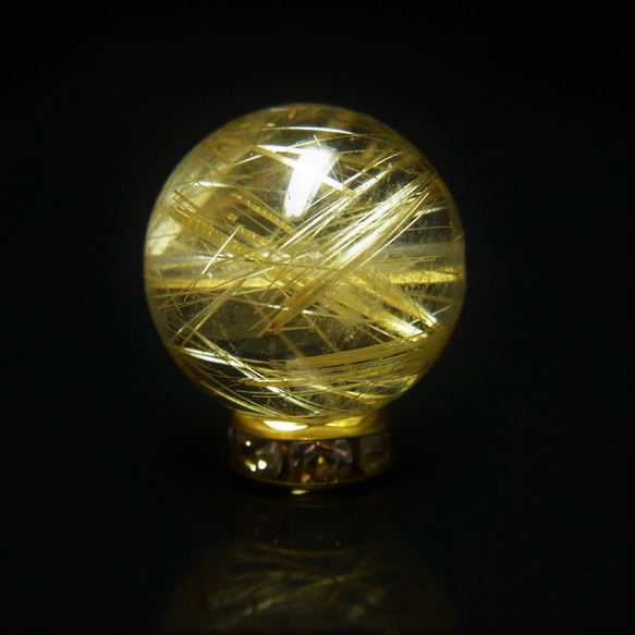 イチオシ 現品一点物 1粒売り ゴールドルチル クォーツ 虹入り