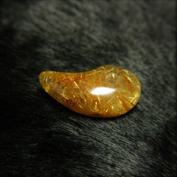 現品一点物 濃密 ゴールドルチル 勾玉 Ｍｒ４３ 金針水晶 お守り 不思議な力 天然石 ストーン 人気 ネックレス 8枚目の画像