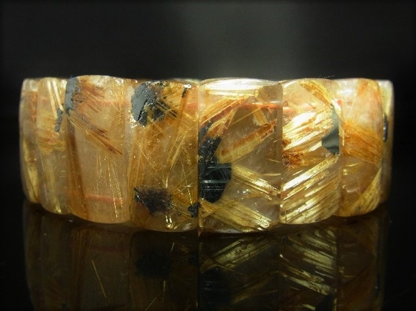 イチオシ 現品一点物 太陽放射タイチンルチル バングル ２４－２５ｍｍ ＴＨＢ６ 極太金針水晶 数珠 パワーストーン 2枚目の画像