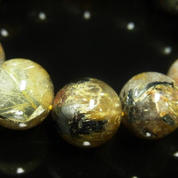 お勧め 現品一点物 太陽放射タイチンルチル ブレスレット 金針水晶 数珠 １６ミリ ９３ｇ ＴＨＲ１９ ヘマタイト 4枚目の画像