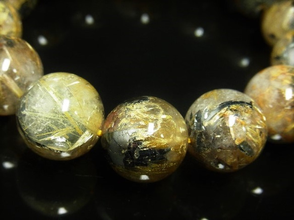 お勧め 現品一点物 太陽放射タイチンルチル ブレスレット 金針水晶 数珠 １６ミリ ９３ｇ ＴＨＲ１９ ヘマタイト 4枚目の画像