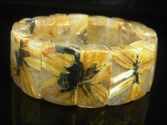 イチオシ 現品一点物 太陽放射 タイチンルチル クォーツ バングル ２９－３１ｍｍ 極太金針水晶 数珠 ＴＨＢ１０ 4枚目の画像