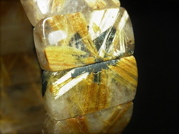 イチオシ 現品一点物 太陽放射 タイチンルチル クォーツ バングル ２９－３１ｍｍ 極太金針水晶 数珠 ＴＨＢ１０ 7枚目の画像