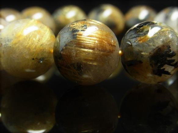 現品一点物 太陽放射タイチンルチル ブレスレット 金針水晶 数珠 １６ミリ ９１ｇ ＴＨＲ２４ ヘマタイト 最強金運数珠 4枚目の画像