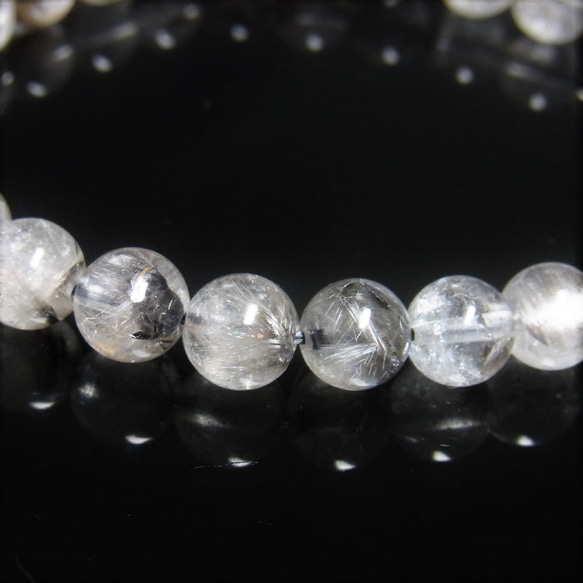 イチオシ 現品一点物 プラチナルチル ブレスレット 白金水晶 数珠 ７－８ミリ １７ｇ ＧＰｒ３ シラー 虹入水晶 3枚目の画像