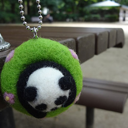 芝生にはまったパンダちゃん・バッグチャーム CS0060 3枚目の画像