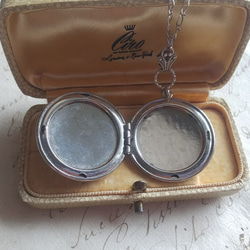 ヴィンテージ　Silver-Texture Locket (30㎜）ネックレス 3枚目の画像