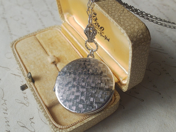 ＊Ｙ様ご予約品　ヴィンテージ　Silver-Texture Locket (30㎜）ネックレス 2枚目の画像