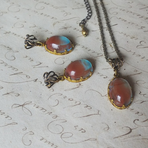 ヴィンテージ サフィレット(18×13㎜) Leafエレガントネックレス