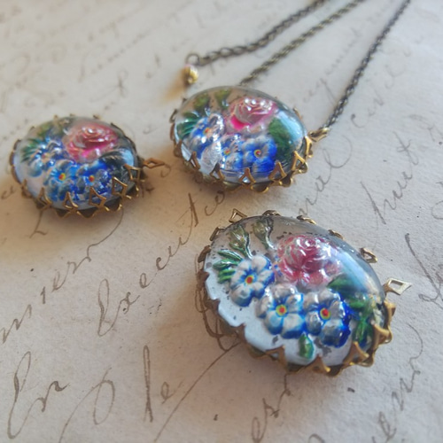 アンティーク ③薔薇と勿忘草（約24.8×19.0㎜）Glassインタリオ 
