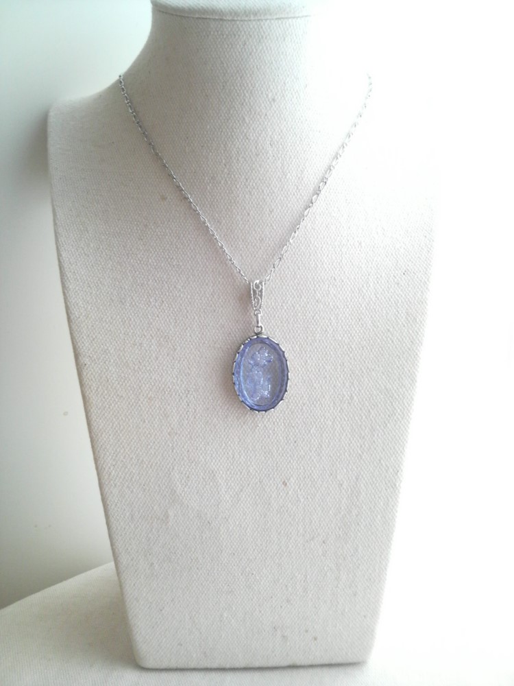 ヴィンテージ　すみれ淡Blue　クラシカルシルバーネックレス