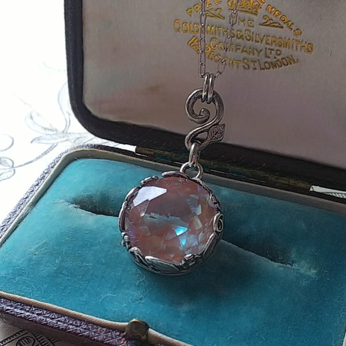 Antiqueサフィレット 大粒(14㎜) silver花葉クラシカルネックレス 