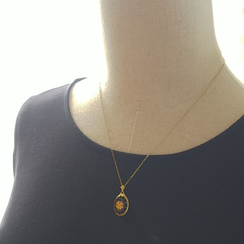 四つ葉のクローバー ネックレス ヴィンテージ ブラック ゴールド ヴィンテージ 四つ葉のクローバー（Black/Gold）クラシカル