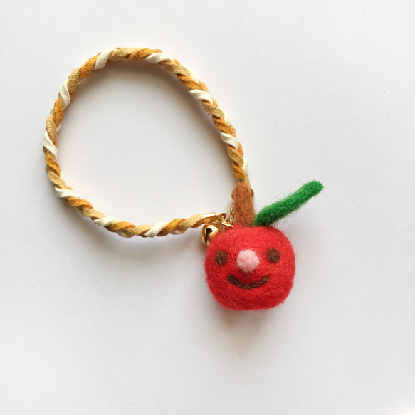 ウールフェルトりんごチャームフェルトりんごストラップ 羊毛フェルト