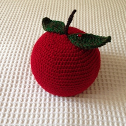 フルーツ帽（赤リンゴ） 1枚目の画像