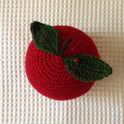 フルーツ帽（赤リンゴ） 2枚目の画像