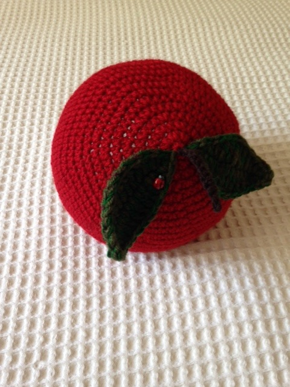 フルーツ帽（赤リンゴ） 3枚目の画像