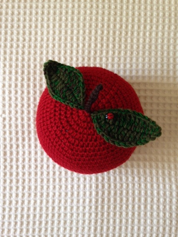 フルーツ帽（赤リンゴ） 2枚目の画像