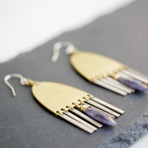 Brass × Iolite  Exotic earrings 第2張的照片