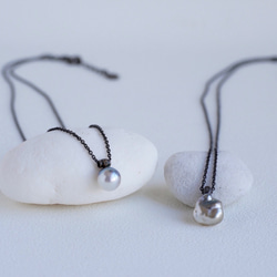 Black Silver×South Sea keshi Pearl Necklace 第4張的照片