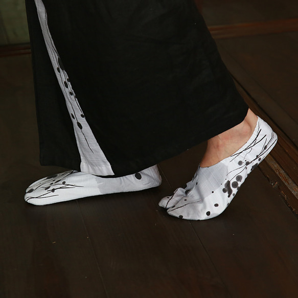 墨柄の足袋　はきやすいショート丈（白）27ｃｍ 2枚目の画像